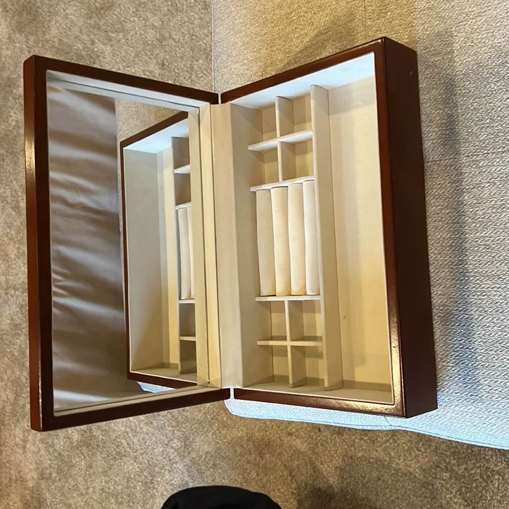 Mele wooden jewelry box - Picture 2 of 6